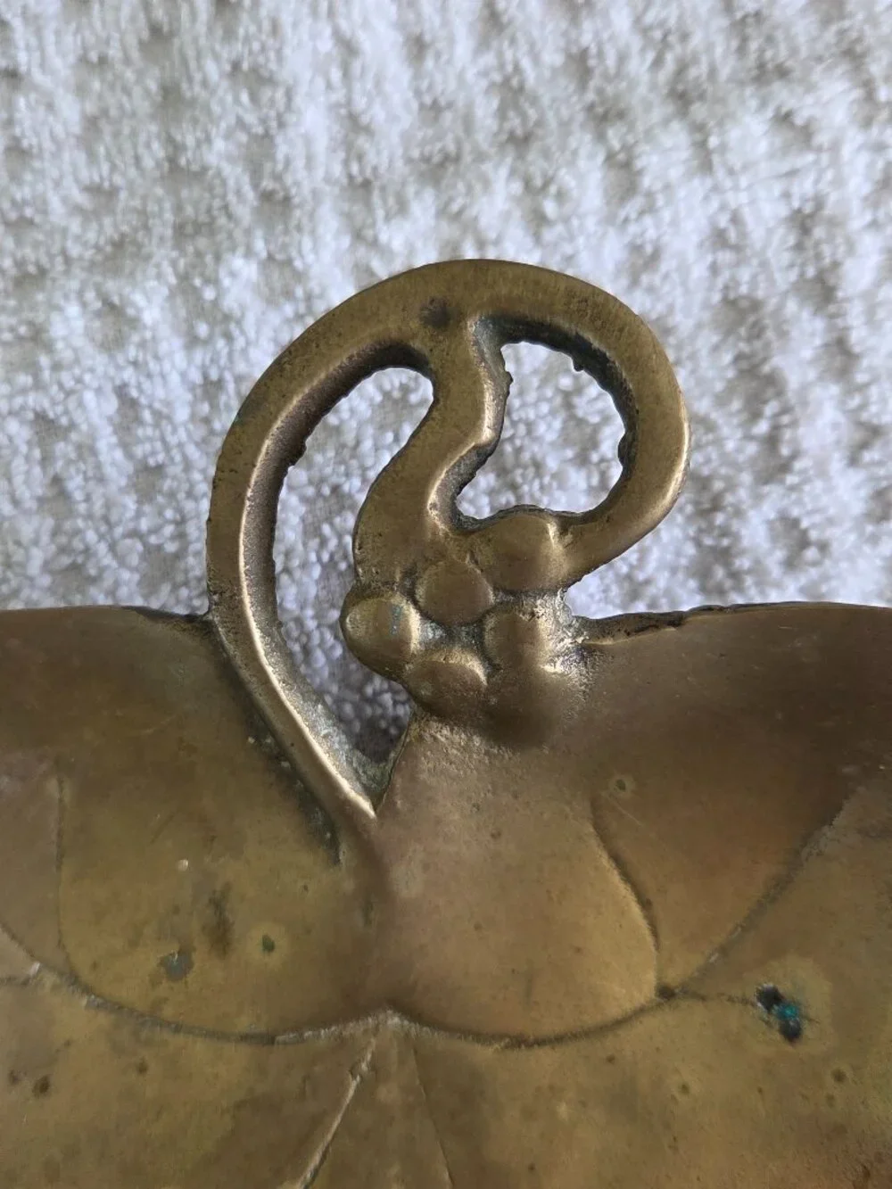 Vintage Brass Leaf Dish Etched Trinket Tray Ivy Grape Stem Catchall 8.5
